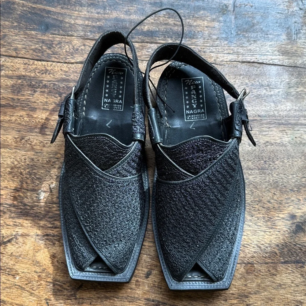 Black Textured Sandals made of genuine leather and recycled tires men’s size 7